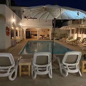 Casa Holandaluzas Near Beach, With Salt Water Pool And Private Parking , Marbella Spanje